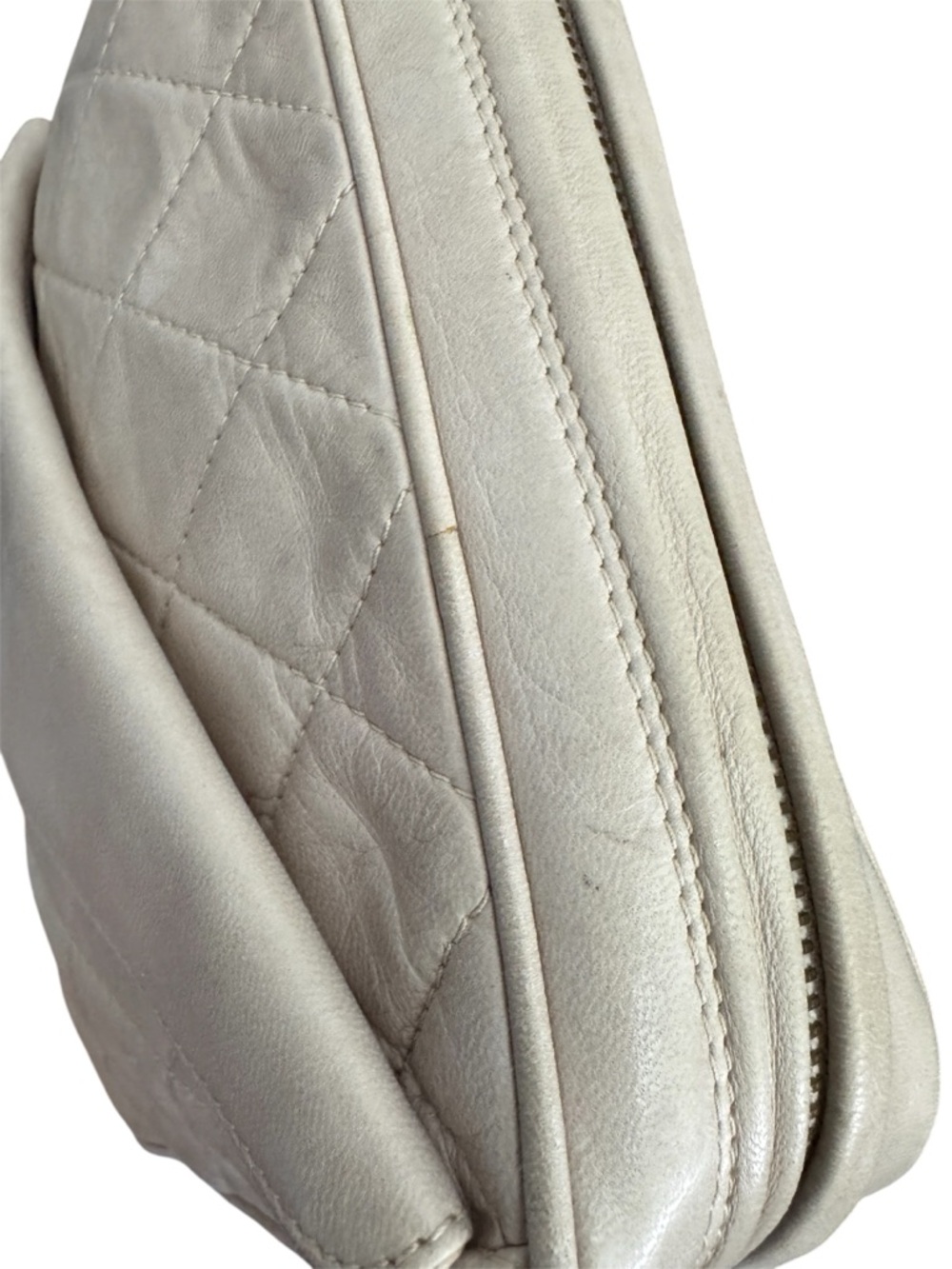 Chanel Vintage Cream Lambskin Camera Crossbody - Picture 16 of 17